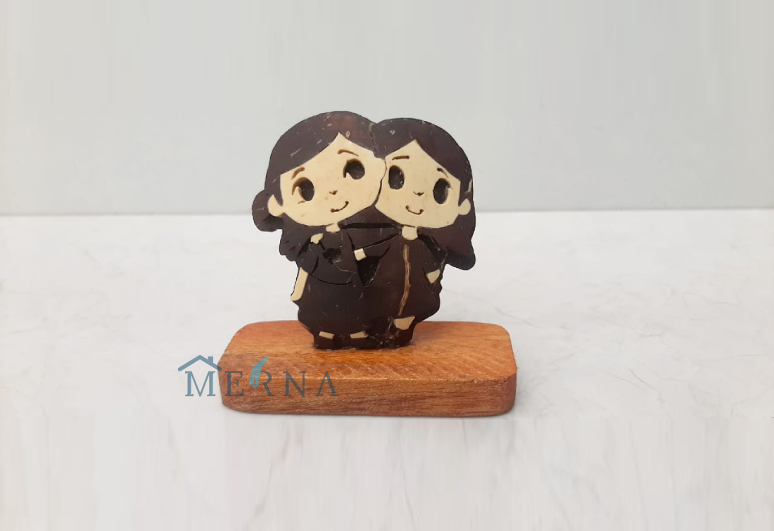 Merna Handmade Best Friends Statue